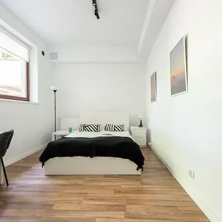 Target Hostel *
