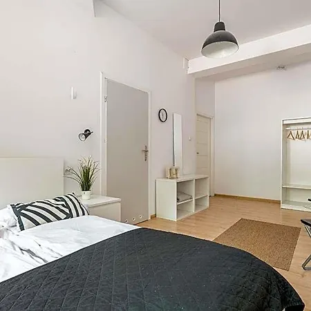 Hostel Target