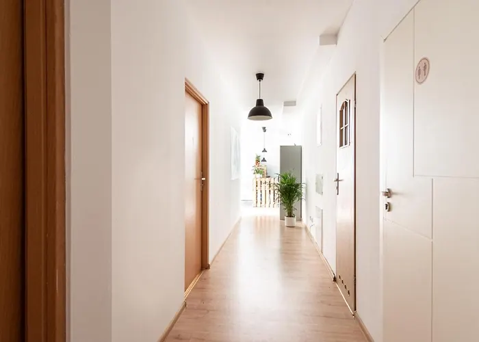 بيت شباب Target